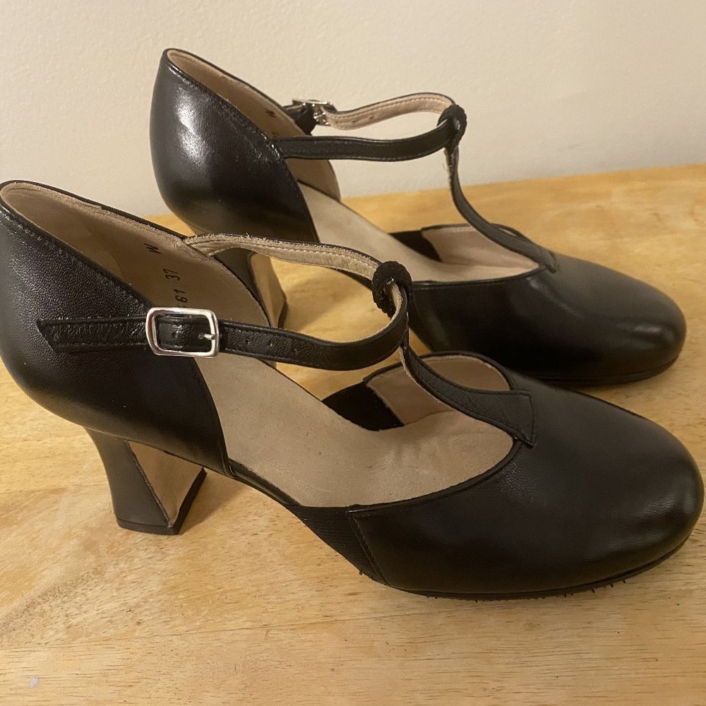 La Duca Character Shoes 7.5 3" Black